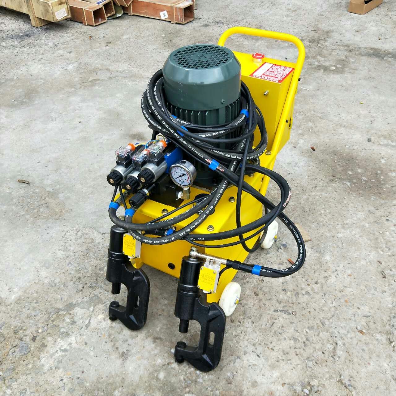 徐州液壓鉚釘機多少錢_機床欄目_